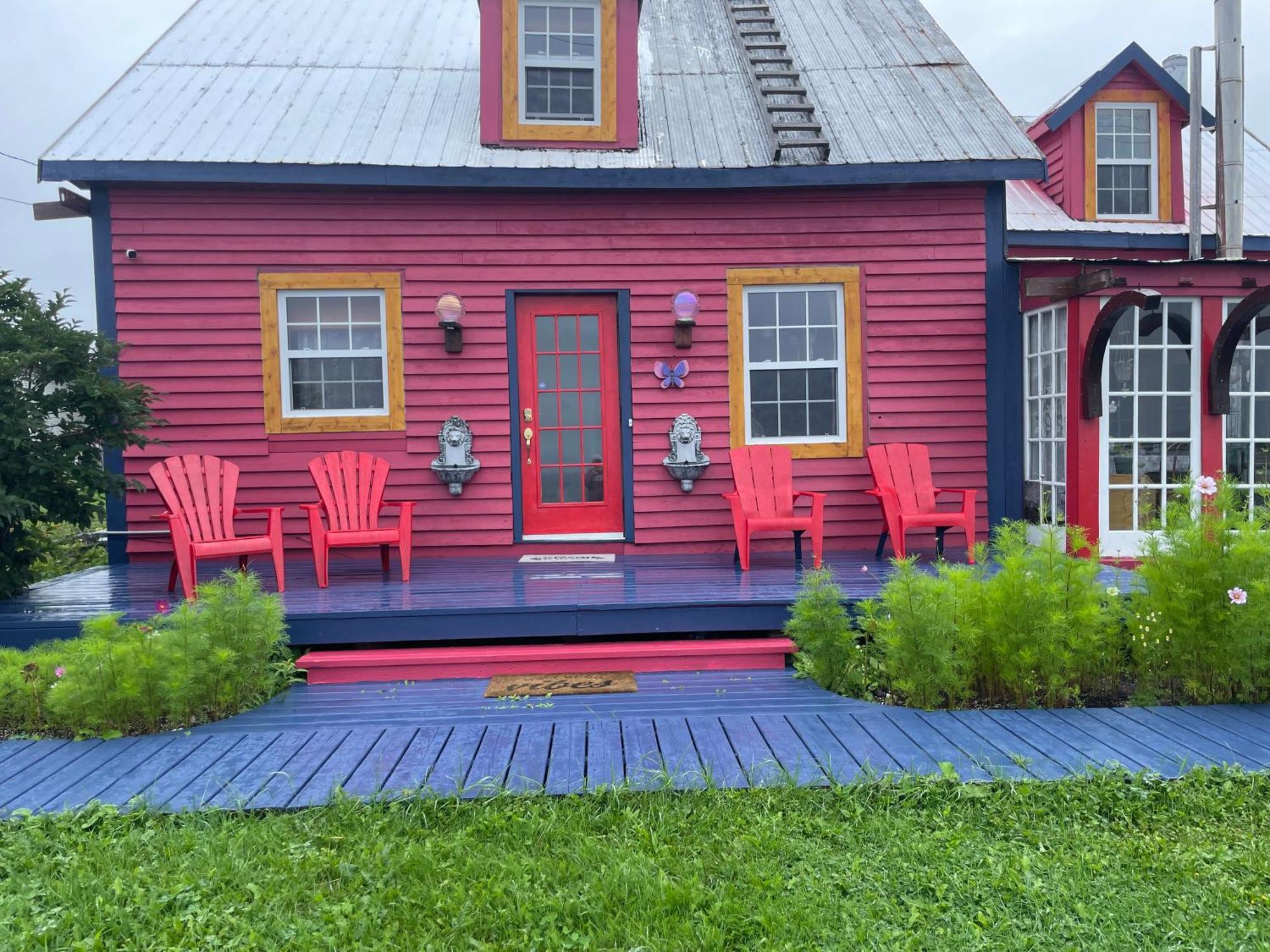 Gite La Belle Forillonne Chambre Bleu Ciel Gaspé Exterior foto